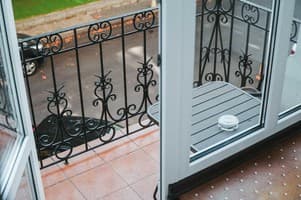 Александровский 22