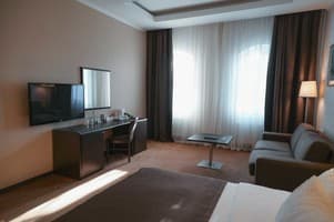 Александровский 27