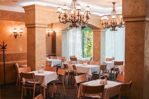 Александровский 15