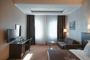 Александровский 31