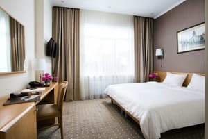 Александровский 9