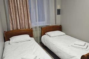 Біля Замку 9