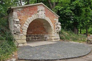 Біля Замку 17