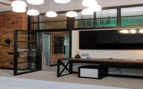 Brik Hotel 36