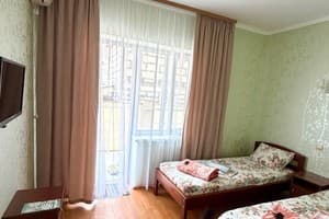 Готель Буревісник 411А. Двомісний 3
