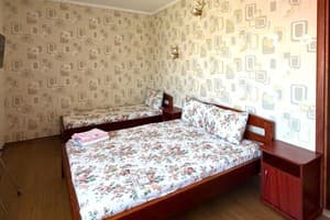 Готель Буревісник 411А. Тримісний 9
