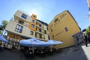 Отель Цисар