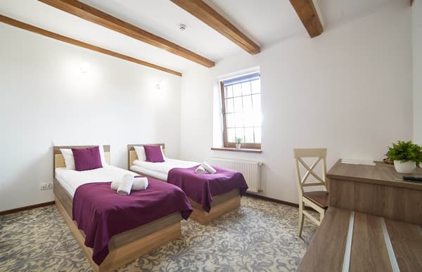 Coin Hotel  30