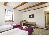 Coin Hotel  1