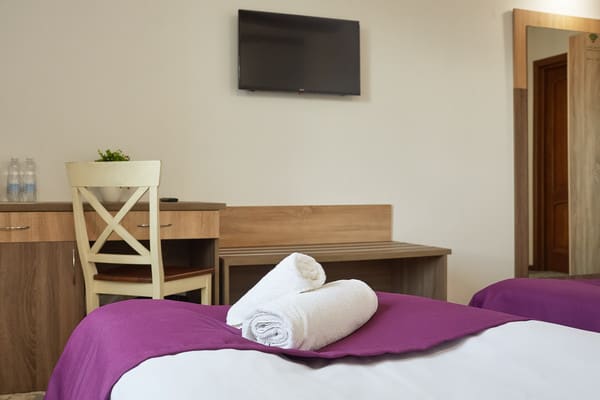 Coin Hotel  2
