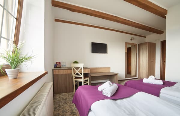 Coin Hotel  3