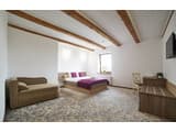 Coin Hotel  6