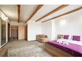 Coin Hotel  8