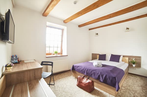 Coin Hotel  17