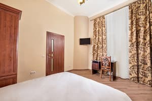Cossacks Hostel 17