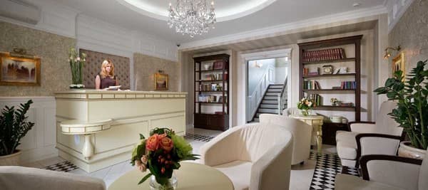 De Gaulle Boutique Hotel 1