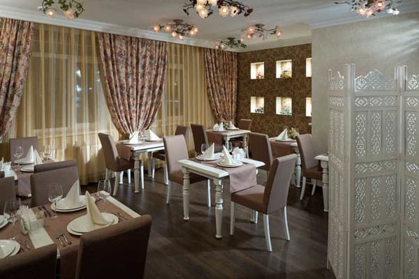 De Gaulle Boutique Hotel 3