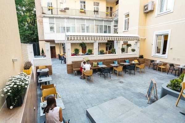 Discovery Hotel 2
