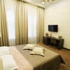 Donald hotel 2-3/10
