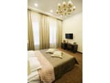 Donald hotel 2