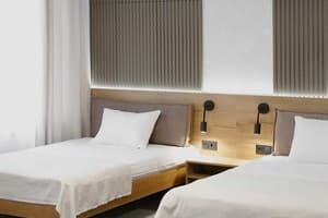 Гостинично-ресторанный комплекс Дубовый гай. Улучшенный двухместный двухкомнатний 1