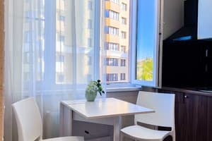 Еко студія на Залізничному вокзалі 10