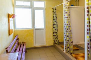 Готель Эконом отель. Економ 4-місний з спільною ванною кімнатою 3