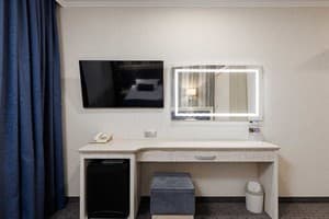 Отель Евроотель. Стандарт двухместный з двома ліжкам та балконом 2