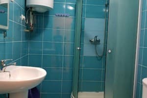 Отель Гостевой дом писателей. Семейный трехместный двухкомнатный с видом на море 8