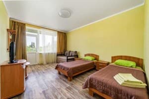Готель Green hotel-club. Стандарт тримісний  6