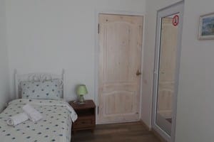Мини-отель Guest House Mykonos. Двухместный Делюкс с двумя раздельными кроватями и видом на море 3