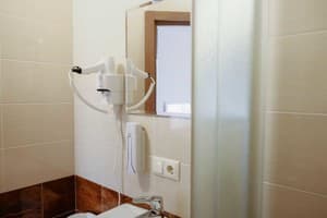 Отель Хутір. Стандарт двухместный со сплошной кроватью 9