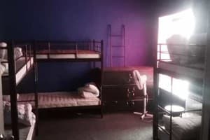 Хостел Kosher Hostel. Место в мужском 6-местном номере  1