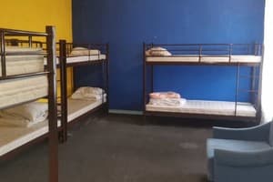 Хостел Kosher Hostel. Место в мужском 8-местном номере  1
