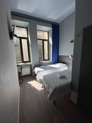 LIFT ROOMS 8
