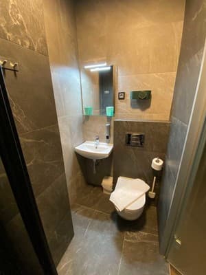 LIFT ROOMS 10