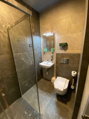 LIFT ROOMS 14