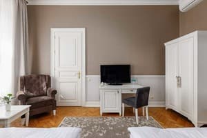 Отель Modern Art-hotel. Улучшенный двухместный с 1 или 2 кроватями (завтрак включен) 4