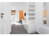 Orange Hotel 9
