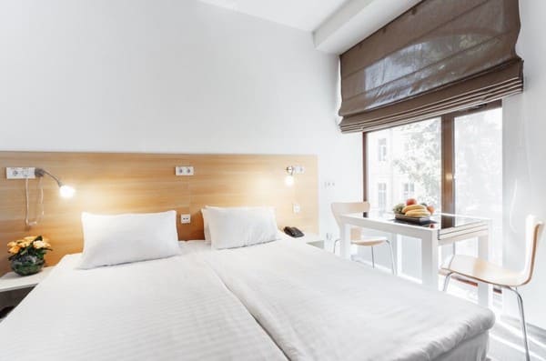 Orange Hotel 1