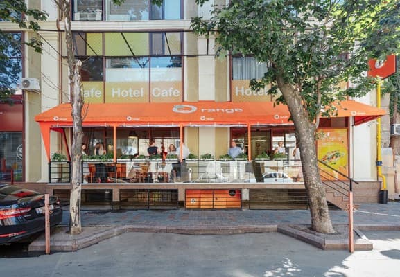 Orange Hotel 13