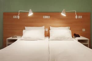 Orange Hotel 7