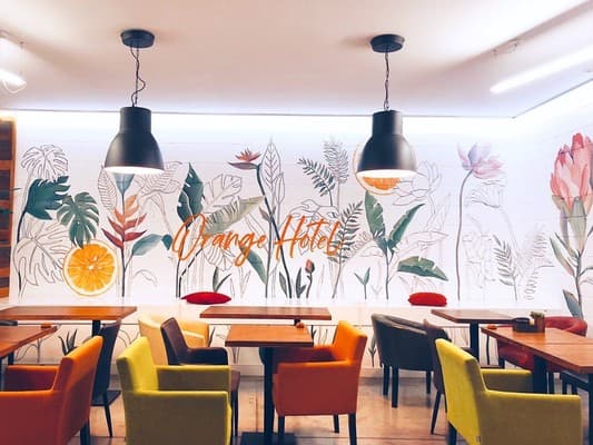 Orange Hotel 15