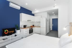 Отель Orange Hotel. Полулюкс двухместный с мини - кухней 2