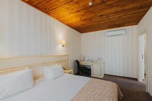 Premier Geneva Hotel 2