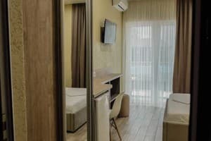 Готель REEF Hotel. Делюкс двомісний з балконом 18