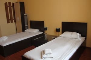 Мини-отель RENO. Полулюкс с 2 отдельными кроватями с видом на Дерибасовскую 3