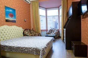 Рымарская 19 м. Исторический музей 8