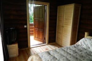 Частная усадьба Родинне гніздо (с.Канава). Коттедж двухместный Медвежья берлога 1