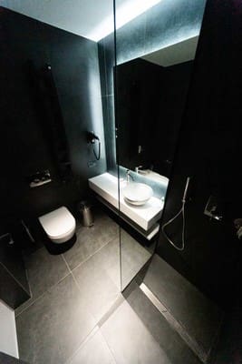 Small Hotel 14